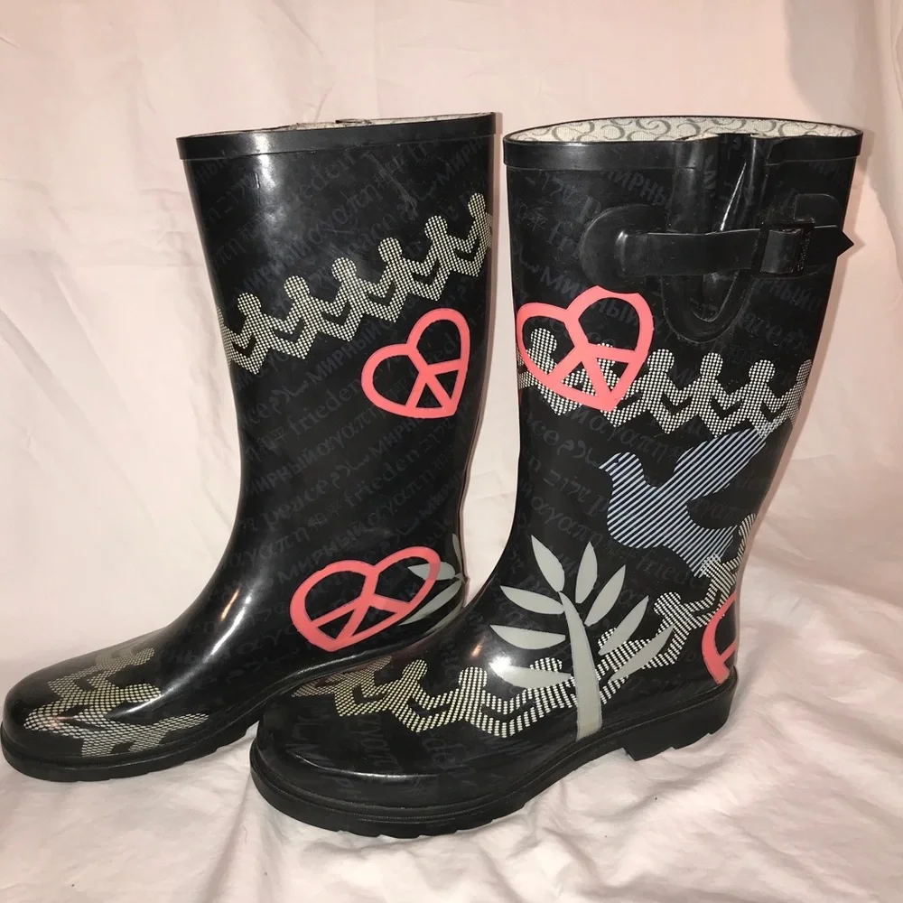 CHOOKA Tall Rainboots 10M Black Paper Doll Peace Dove EUC $60 cdw